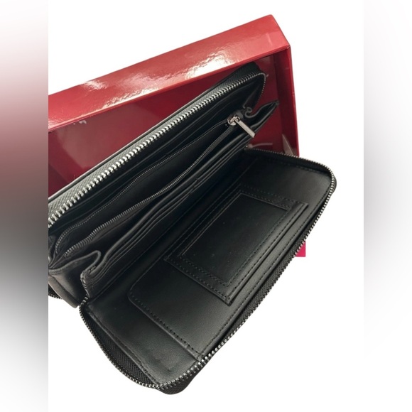 NWT Betsey Johnson Black Zip Wristlet
Wallet with Red Lip Embroidery - Picture 2 of 4